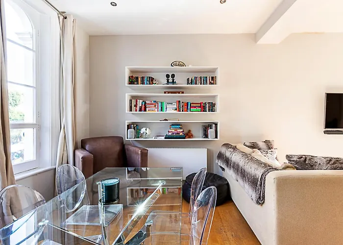 Charming Two Bed Maisonette In Notting Hill