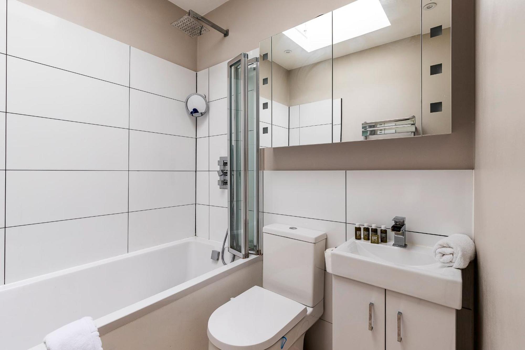 Charming Two Bed Maisonette In Notting Hill Appartamento *